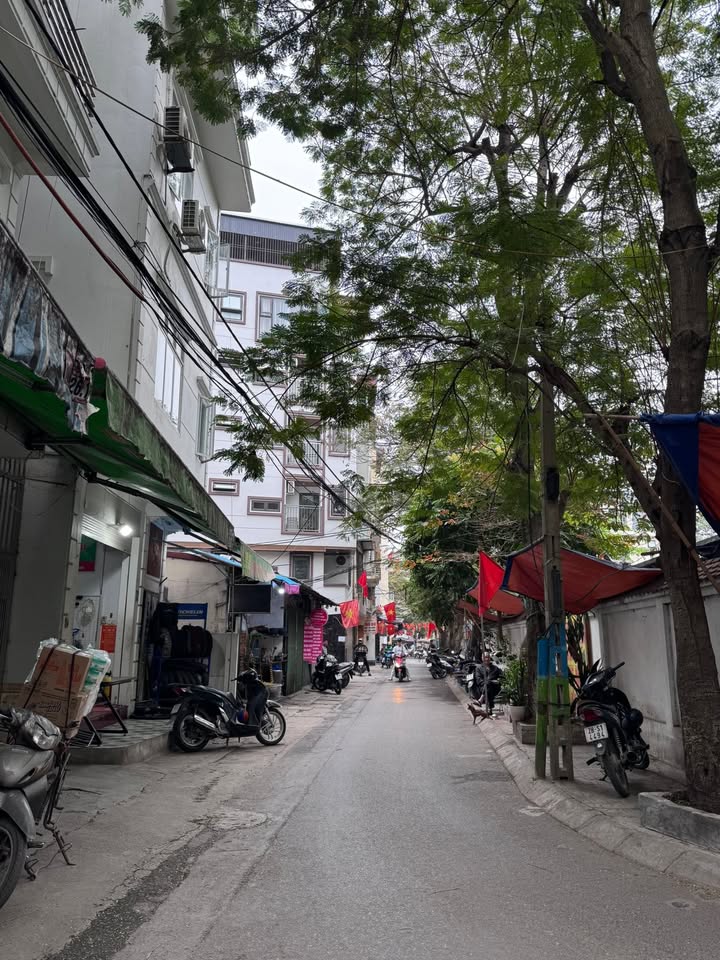 Nhà phố Quan Nhân 35m² giá 8 tỷ - Nhà vuông vắn, sổ đỏ chính chủ!