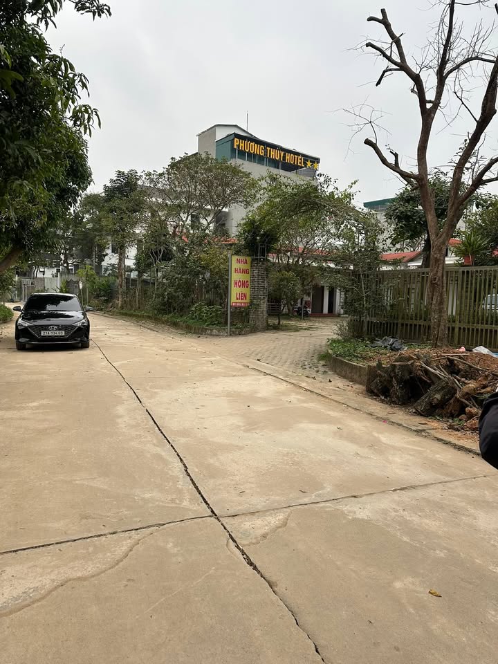 Đất nền đường Âu Cơ, Yên Bái 100m² giá 2.2 tỷ - Vị trí đắc địa, tiện ích đầy đủ!