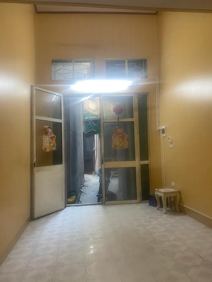 Nhà riêng tại Ngõ Văn Hương, Quận Đống Đa, 21m² - Giá 4.5 tỷ, Sổ đỏ chính chủ!