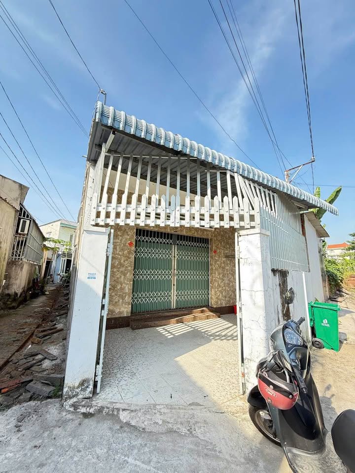 Nhà cấp 4 góc 2 mặt tiền đường Tân Vạn 104m² giá 2.4 tỷ - Sổ hồng chính chủ