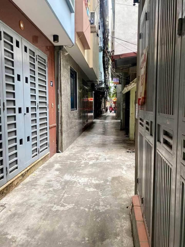 Nhà lô góc Pháo Đài Láng 50m² giá 5 tỷ - Đầu tư sinh lời với 12 phòng cho thuê!