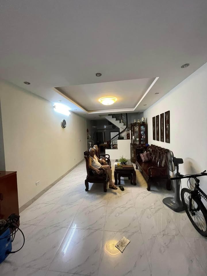 Nhà 4 tầng Thanh Xuân 50m² giá 6 tỷ - Ô tô đỗ cửa vào nhà!