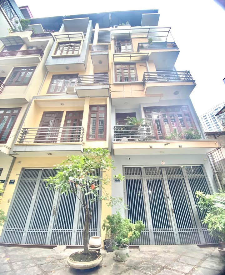 Nhà phố Kim Giang 50m² giá 6.45 tỷ - Ô tô đỗ cửa, dân trí cao!