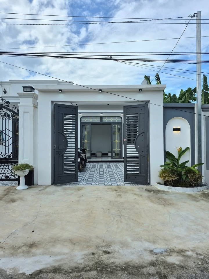 Nhà mới 100% Trường An, Long Hoa 142m² giá 1.47 tỷ - Thiết kế sang trọng, đầy đủ tiện nghi!