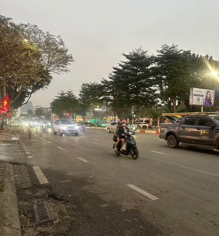 Nhà mới bán gấp tại Lai Xá, Hoài Đức 58m² giá 1x tỷ - Nội thất cao cấp, thang máy