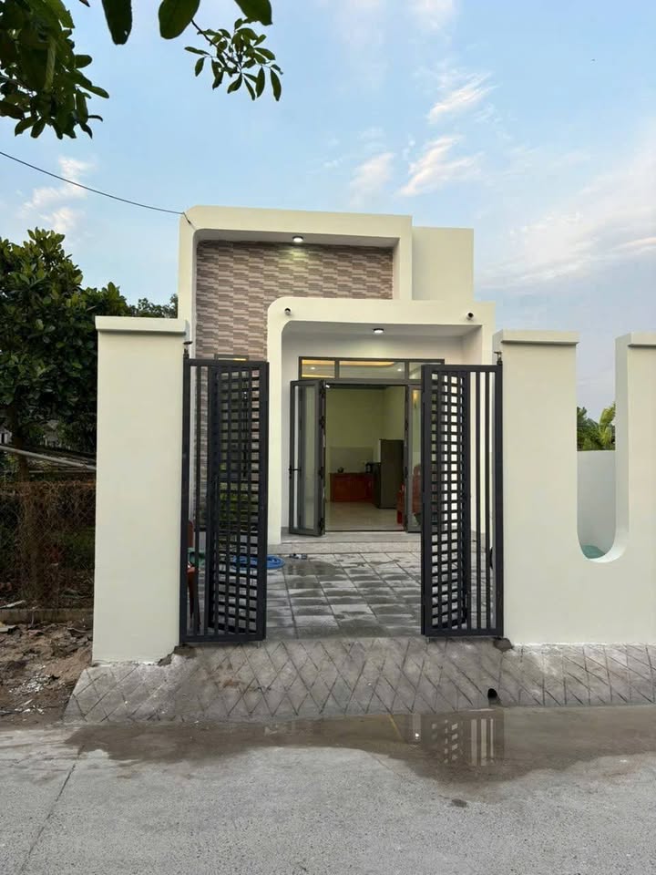 Nhà bán tại Phường Phú Mỹ, 130m², giá 2.8 tỷ - Nhà mới 100%!