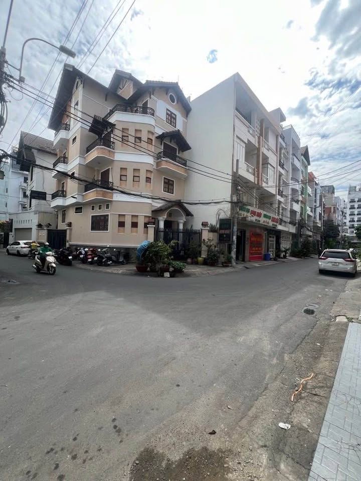 Nhà phố 4 tầng Quận 10, 82m² giá 30 tỷ - Đầu tư sinh lời ngay!