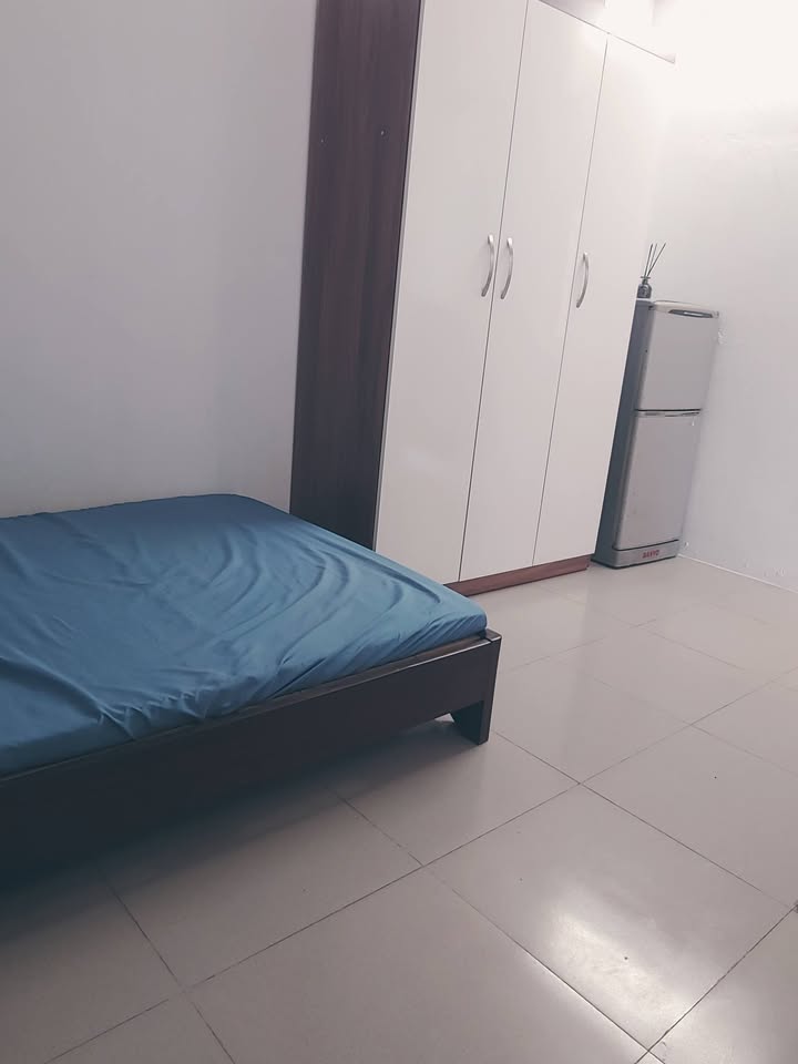 Phòng cho thuê tại ngõ 60 Linh Lang, giá 3.3 triệu - Không chung chủ, tiện nghi đầy đủ!