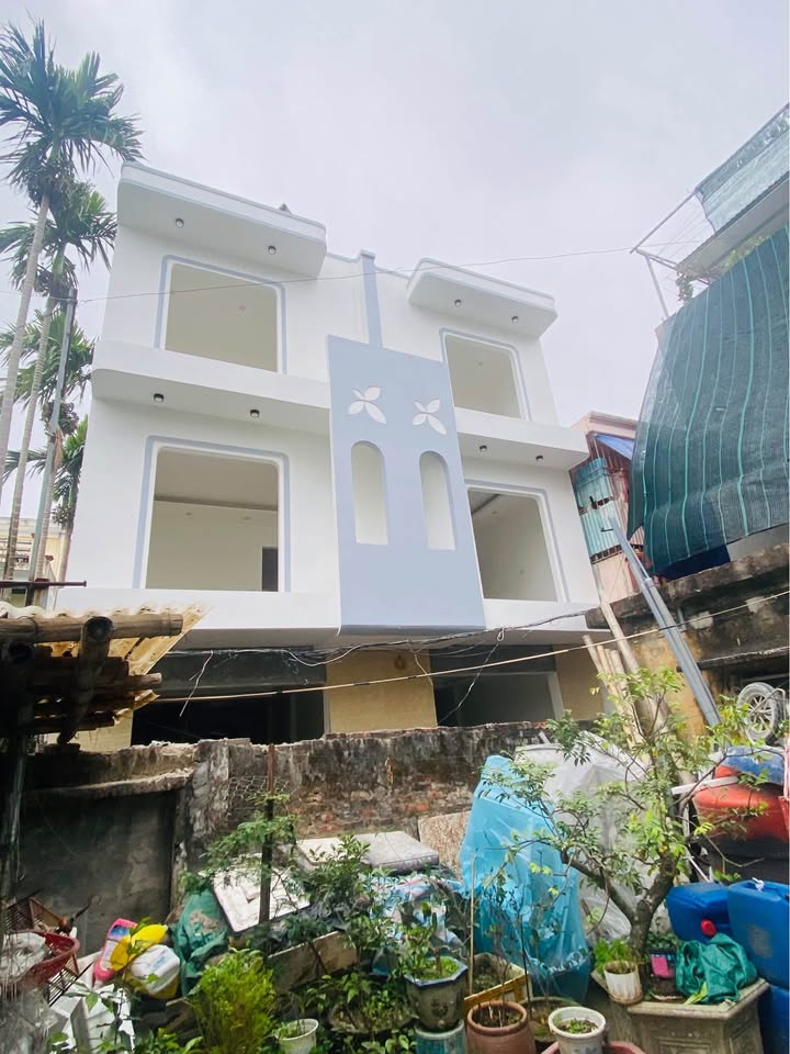 Nhà 3 tầng Phường Kỳ Bá 40,9m² giá 2,3 tỷ - Thiết kế hiện đại sẵn sàng vào ở!