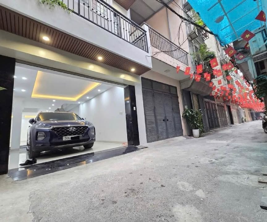 Nhà phố Phương Liệt, Thanh Xuân, 57m², giá 1xx tỷ - Ô tô vào tận nhà!