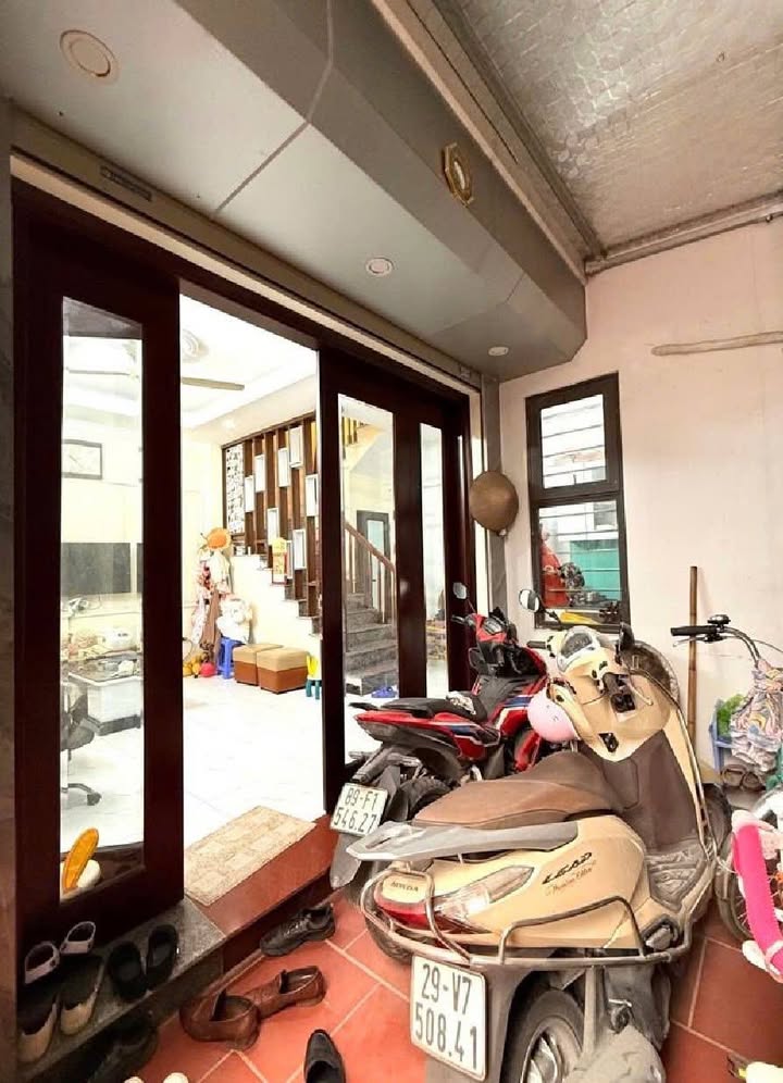 Nhà phố Phương Liệt, Thanh Xuân 33m² giá 6 tỷ - Sổ đỏ chính chủ, sẵn sàng ở ngay!