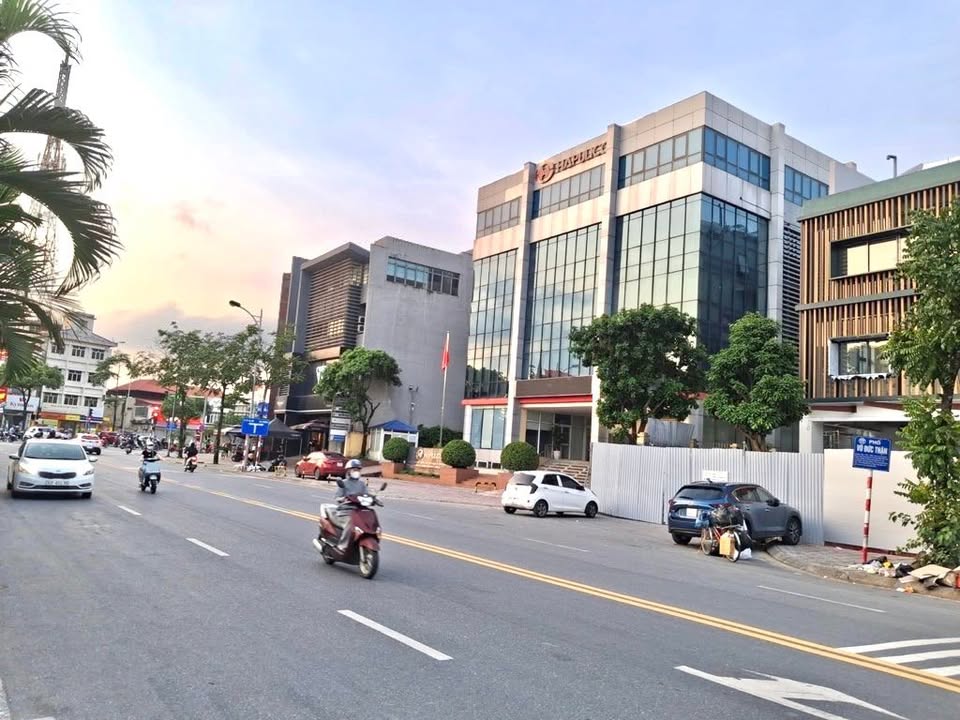 FrontHouse tại Vũ Đức Thận, Long Biên 100m² giá 40 tỷ - Chính chủ bán gấp!