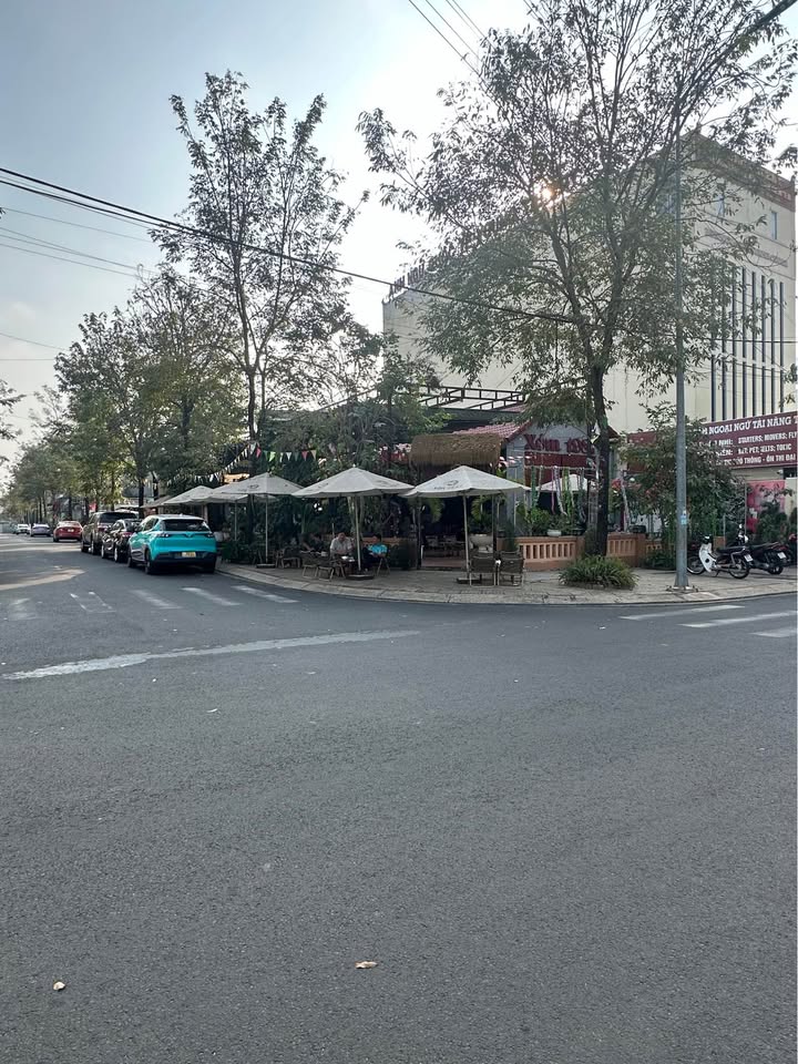 Quán cà phê 1987 tại Đồng Xoài 375m² giá chỉ 14 triệu/tháng - Lô góc 2 mặt tiền