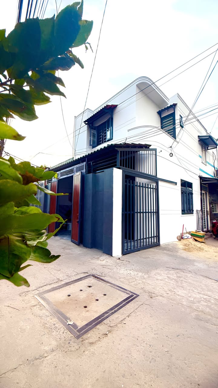 Bán nhà FrontHouse đường Lê Văn Khương, Quận 12, 44m² giá 1.689 tỷ - Mặt tiền 2 đường