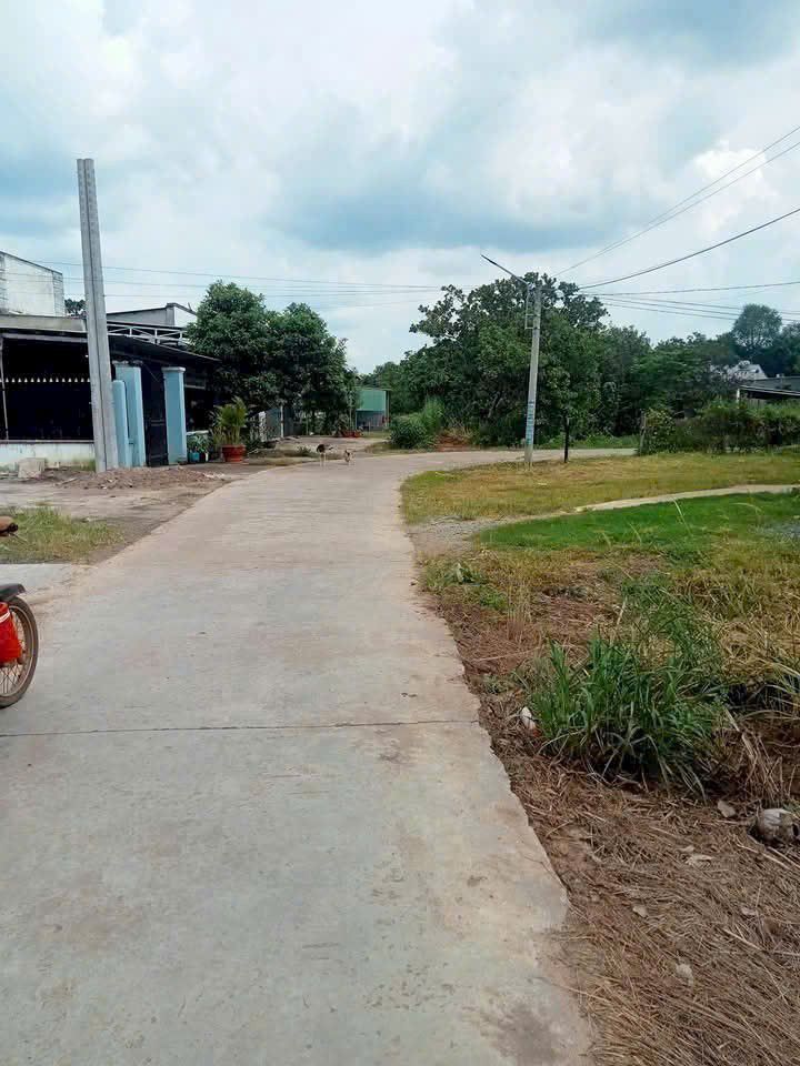 Đất nền 400m² xã Tân Hiệp, huyện Hớn Quản - Giá chỉ 800 triệu VND!