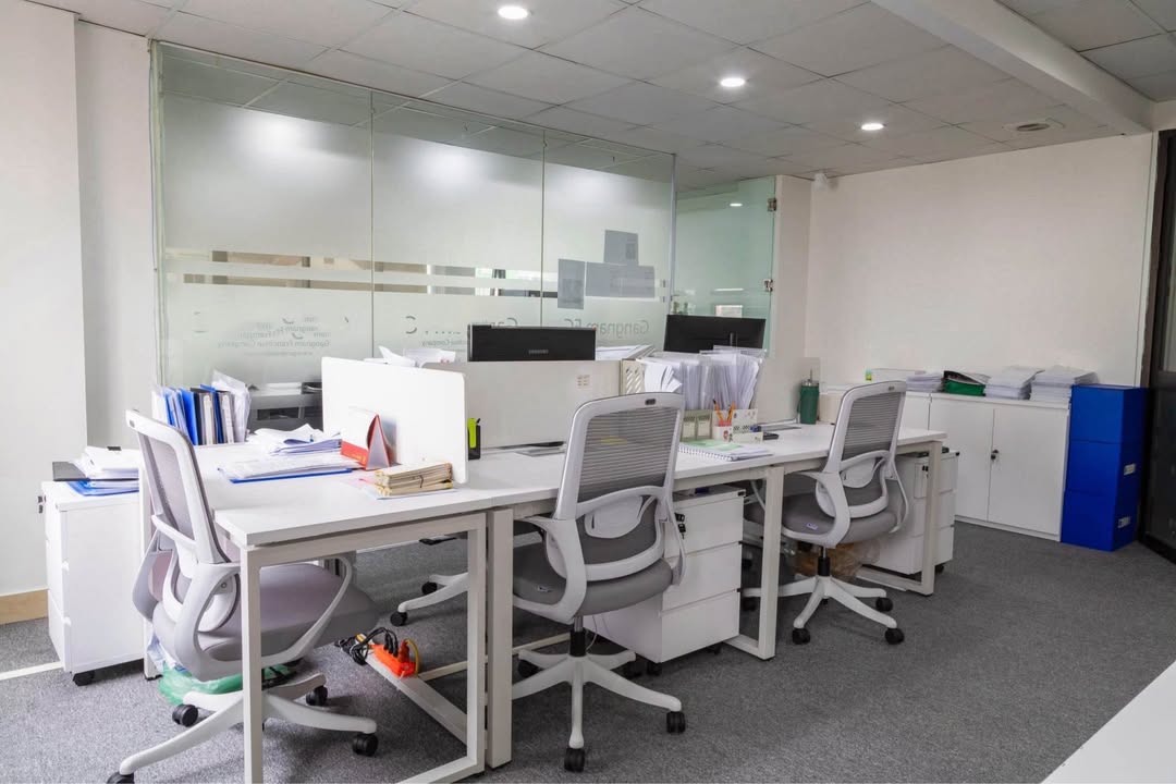 Văn phòng cho thuê 90m² tại Hoàng Quốc Việt - Full nội thất, giá chỉ 20 triệu!