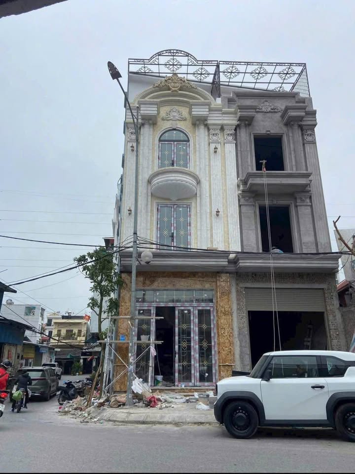 Nhà mặt đường Nguyễn Văn Linh, Quận 7, 45m² giá 7.5 tỷ - Thiết kế hiện đại, hoàn thiện cao cấp!