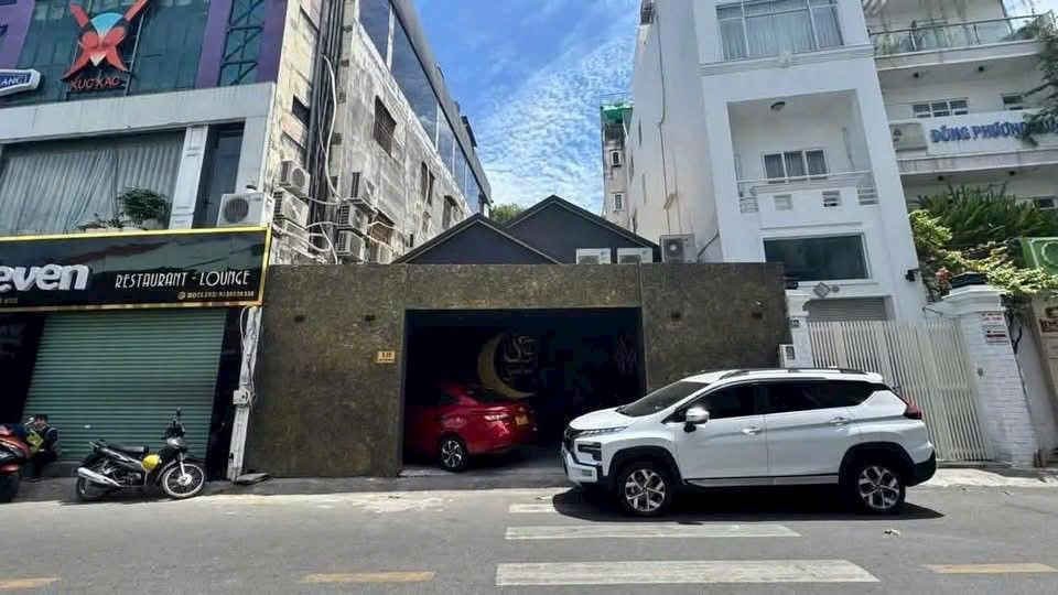 Nhà mặt tiền Quận 1 - 169m² giá 90 tỷ - Vị trí đắc địa hiếm có!