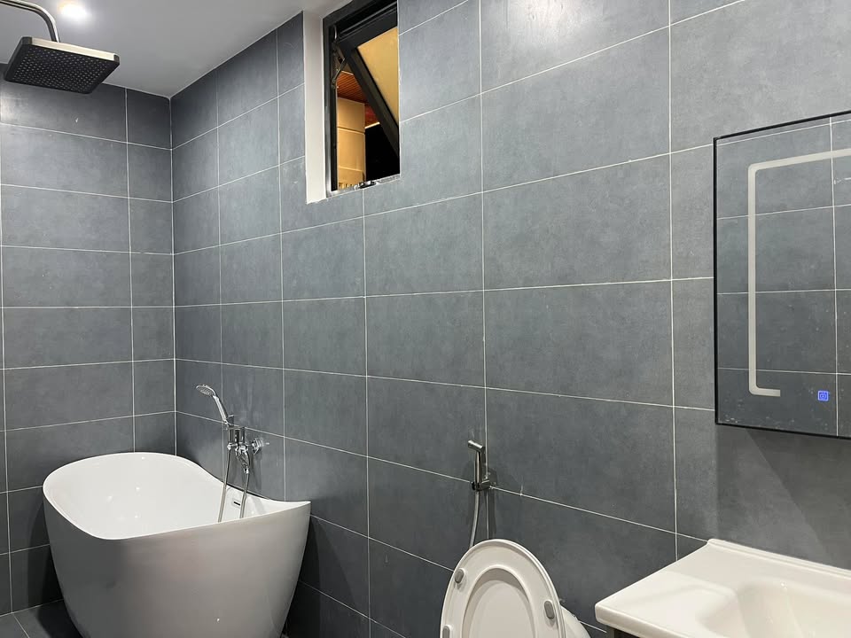 Nhà đất Ven Đà Lạt 382m² giá 2.95 tỷ - Full nội thất lô góc 2 mặt tiền!