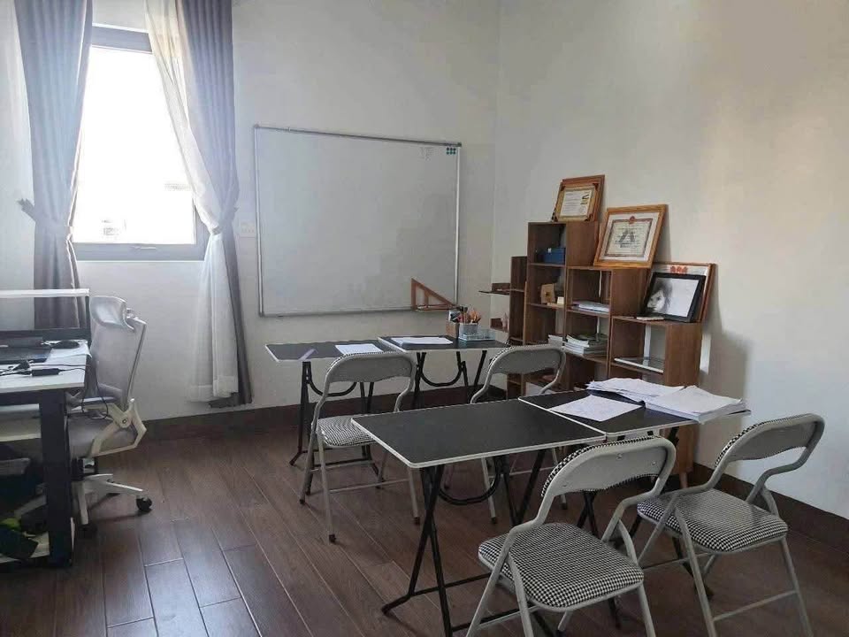 Townhouse Đề Thám Quận 1 30m² giá 8.5 tỷ - Sẵn sàng cho thuê ngay!