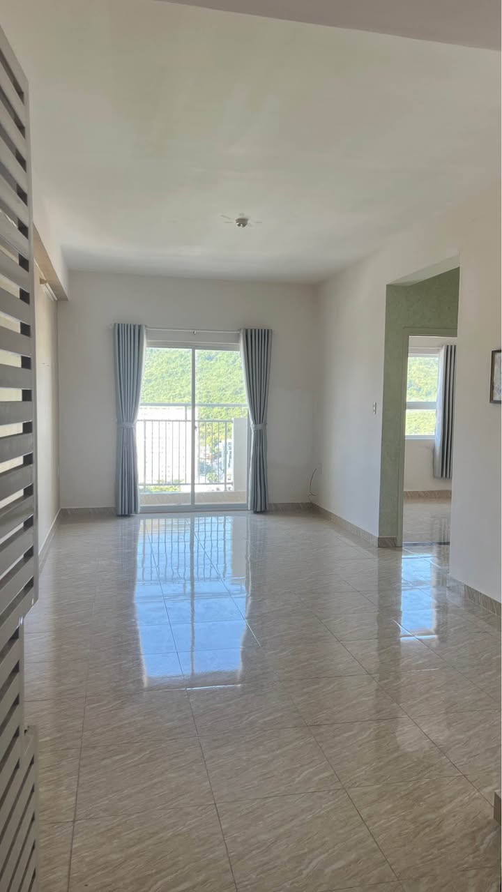 Căn hộ chung cư Hoàng Quân Nha Trang 65,8m² giá 1,8 tỷ - Căn góc thoáng mát!