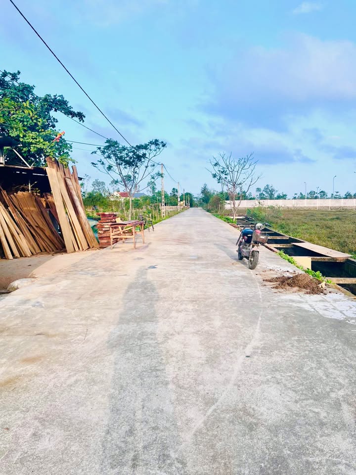 Nhà mặt tiền Kinh Doanh Nhỏ Kim Chi, Vinh 150m² giá 2.6 tỷ - Vị trí đắc địa kinh doanh!