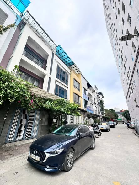 Nhà liền kề Định Công 70m² giá thương lượng - Khu VIP tiện nghi