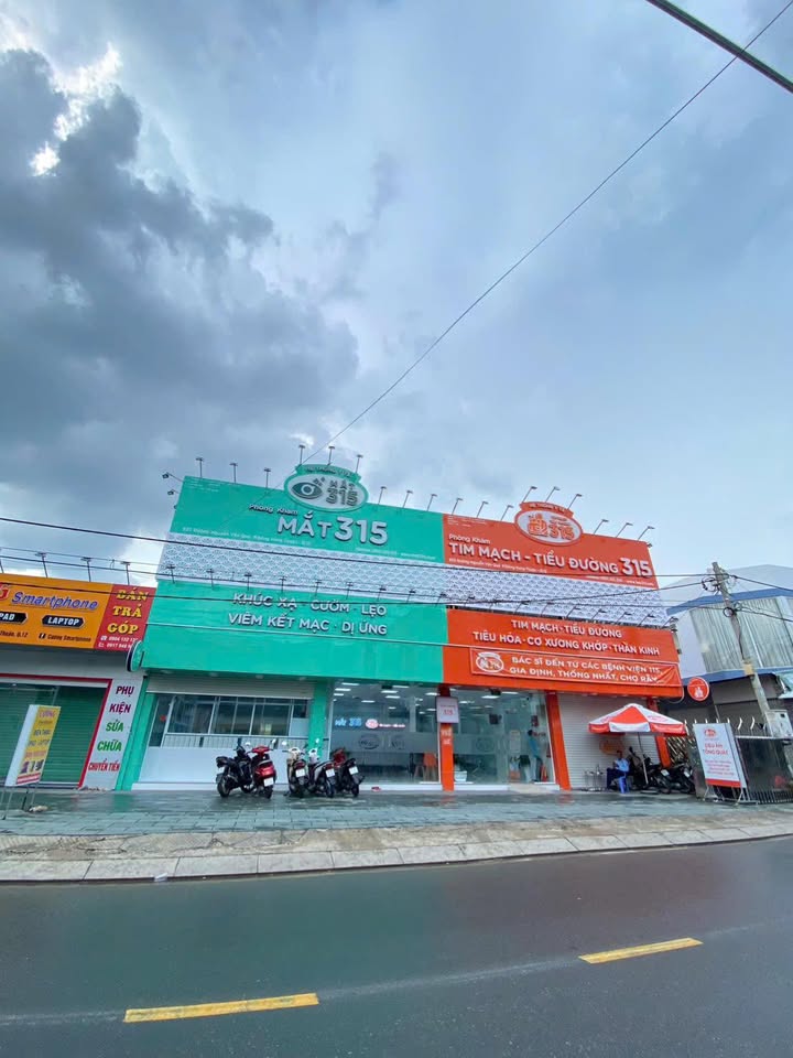 Nhà mặt tiền góc 3 mặt tiền tại Quận 12, 673m² giá 68 tỷ - Cơ hội đầu tư hiếm có!