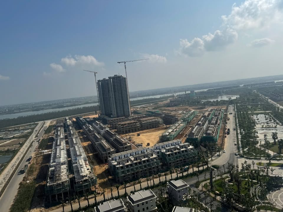 Căn hộ góc CE Central Plaza 148m² giá thỏa thuận - Tiềm năng đầu tư tuyệt vời!