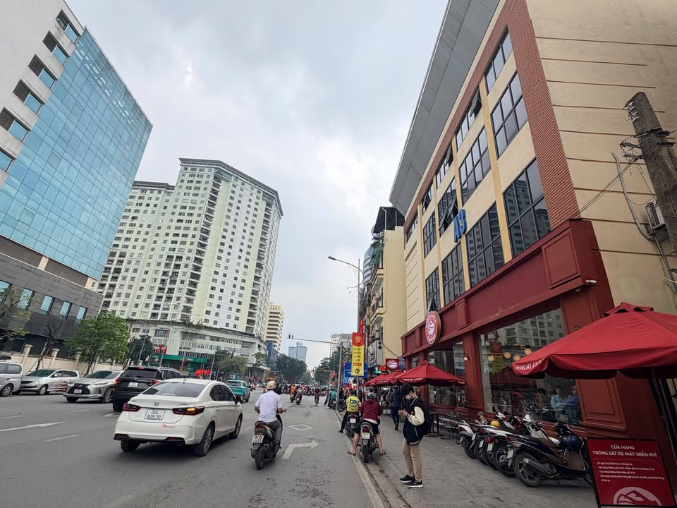 Căn hộ 3 phòng ngủ Huỳnh Thúc Kháng 45m² giá 6.2 tỷ - Nhà đẹp, sẵn sàng ở ngay!