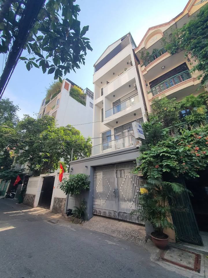 Nhà mặt tiền Trường Sơn, P4 Tân Bình, 60m² giá 10.3 tỷ - Cơ hội đầu tư hiếm có!