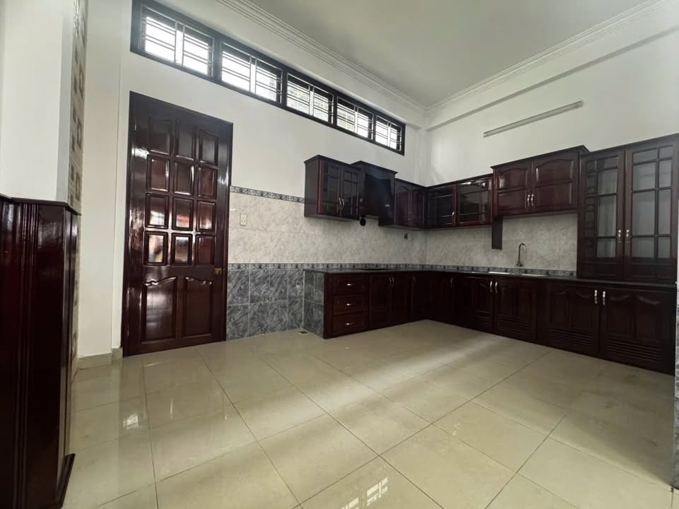 Nhà 4 tầng mặt đường 7.5m Hòa Cường Bắc 78m² giá chỉ 10.5 tỷ - Cơ hội đầu tư tuyệt vời!