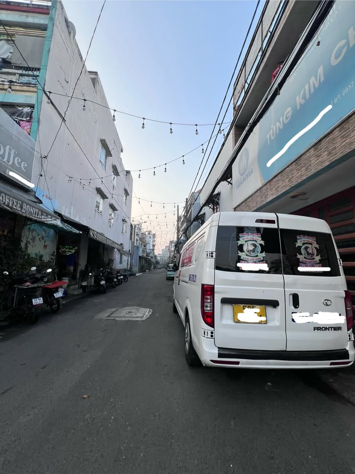 Nhà góc hẻm thương mại 8m Hàn Hải Nguyên, Q11 32m² giá 5.5 tỷ - Cơ hội hiếm có!