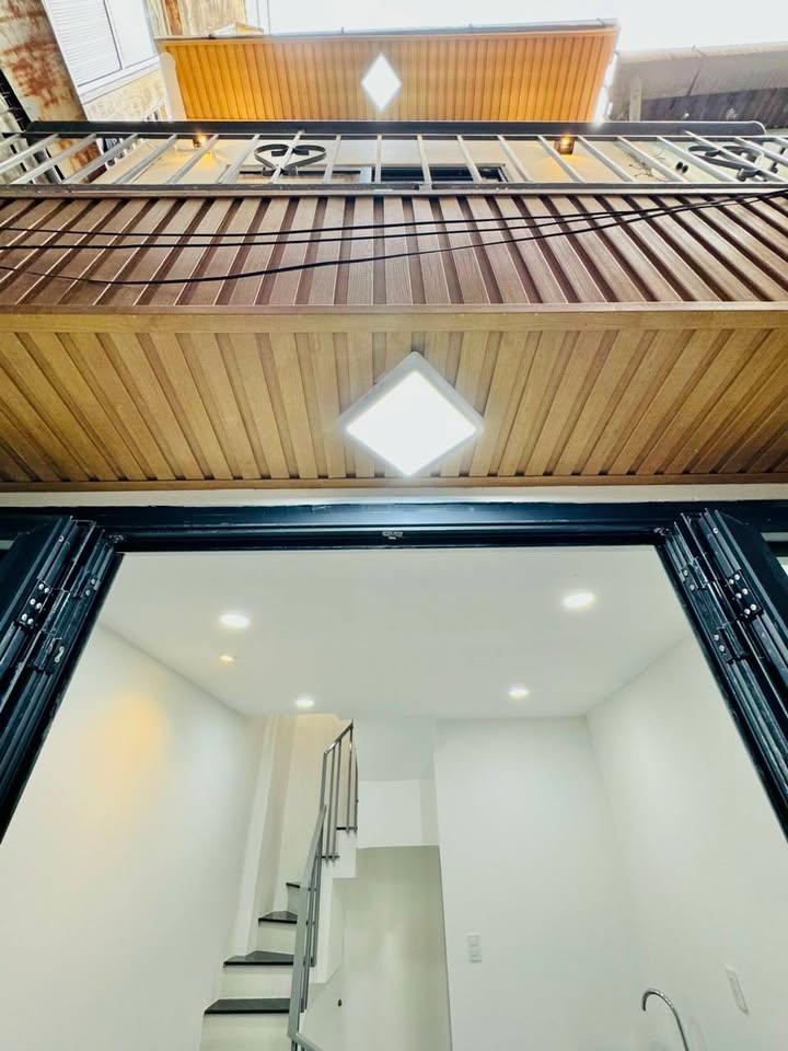 Nhà phố Bùi Viện, Quận 1, 15m² giá 2.5 tỷ - Vị trí đắc địa, sẵn sàng vào ở ngay!