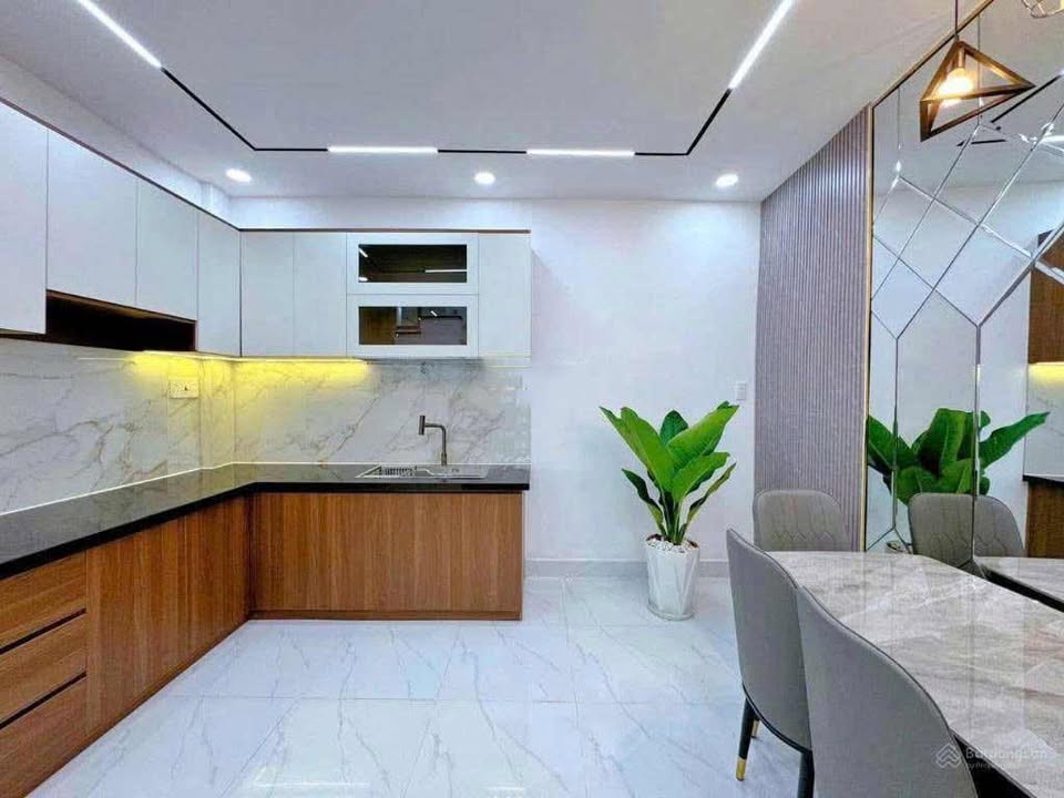 Nhà phố hẻm xe hơi Nguyễn Văn Khối 36m² giá 4 tỷ - Sẵn sàng ở ngay!