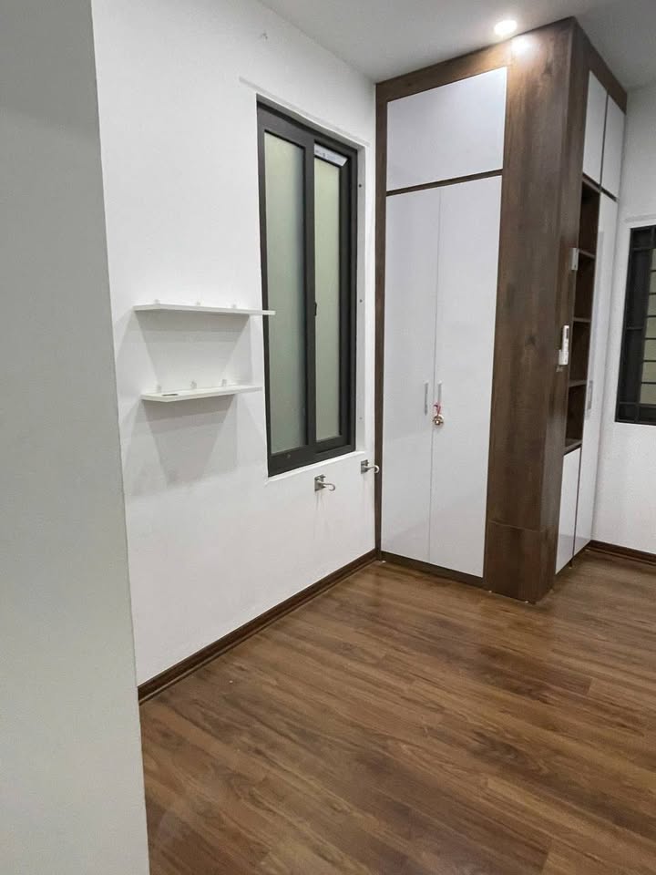 Nhà mặt tiền Kim Mã 6 tầng 45m² giá 11,3 tỷ - Đầu tư sinh lời cao!