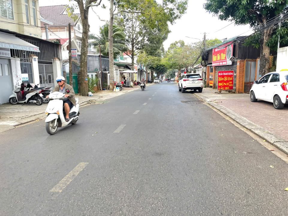 Lô đất Nguyễn Khuyến 85m² giá 7 tỷ - Kinh doanh tốt, sổ đỏ chính chủ!