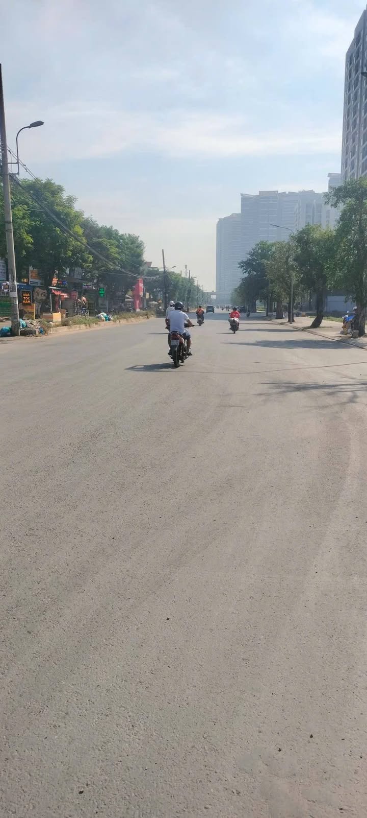 Nhà mặt tiền kinh doanh Phước Thiện, Thủ Đức 140m² giá 13.2 tỷ - Cơ hội đầu tư tuyệt vời!