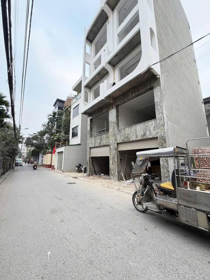Nhà Phố Ngọc Thụy 55m² giá 2 tỷ - Vị trí kinh doanh đắc địa!