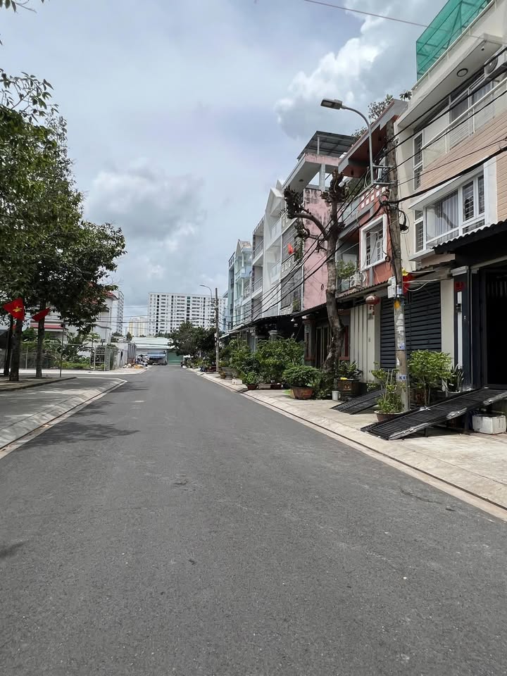 Đất mặt tiền Võ Văn Kiệt, Quận 8, 100m² giá 7.5 tỷ - Sổ đỏ chính chủ!