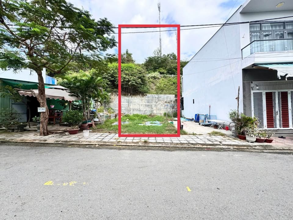 Đất nền Khu TĐC Hòn Đỏ Nha Trang 49.5m² giá 5.8 tỷ - Sổ hồng chính chủ, thương lượng tốt!