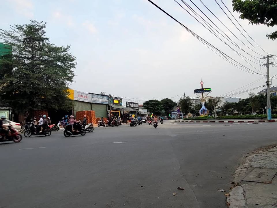 Đất nền tại Dĩ An 95m² giá 5.5 tỷ - Cơ hội đầu tư hấp dẫn!