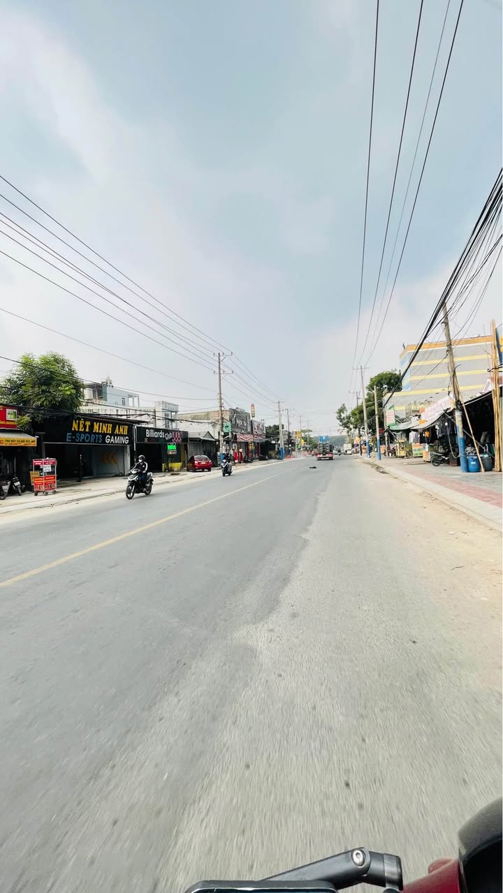 Mặt tiền FrontHouse 280m² tại TP. Dĩ An giá 14.5 tỷ - Đầu tư sinh lời ngay!