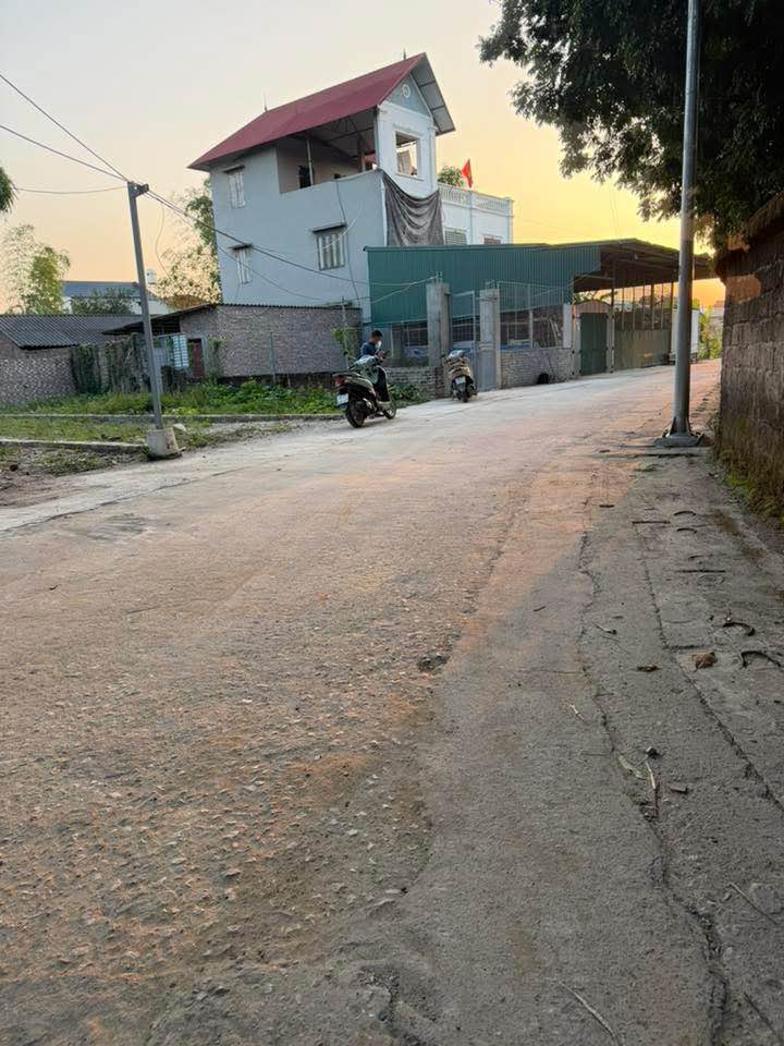 Đất nền Ngọc Nội, Trạm Lộ, 80m² giá 3 tỷ - Sổ đỏ sang tên ngay!