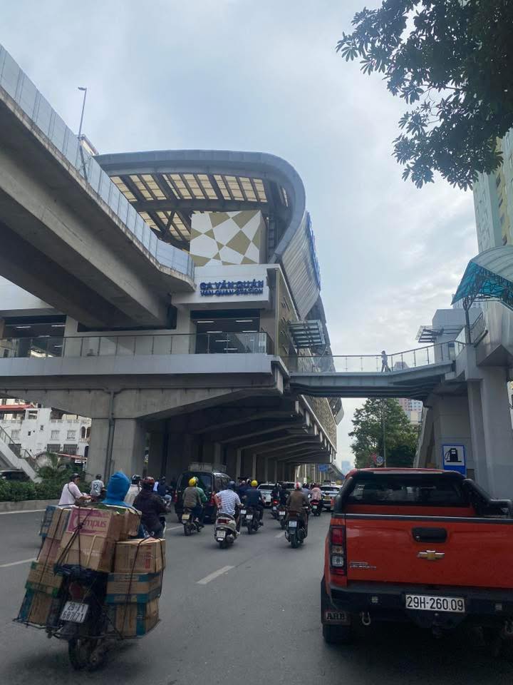 FrontHouse Mặt phố Phùng Khoang 42m² giá 11 tỷ - Kinh doanh sầm uất, vị trí hiếm!