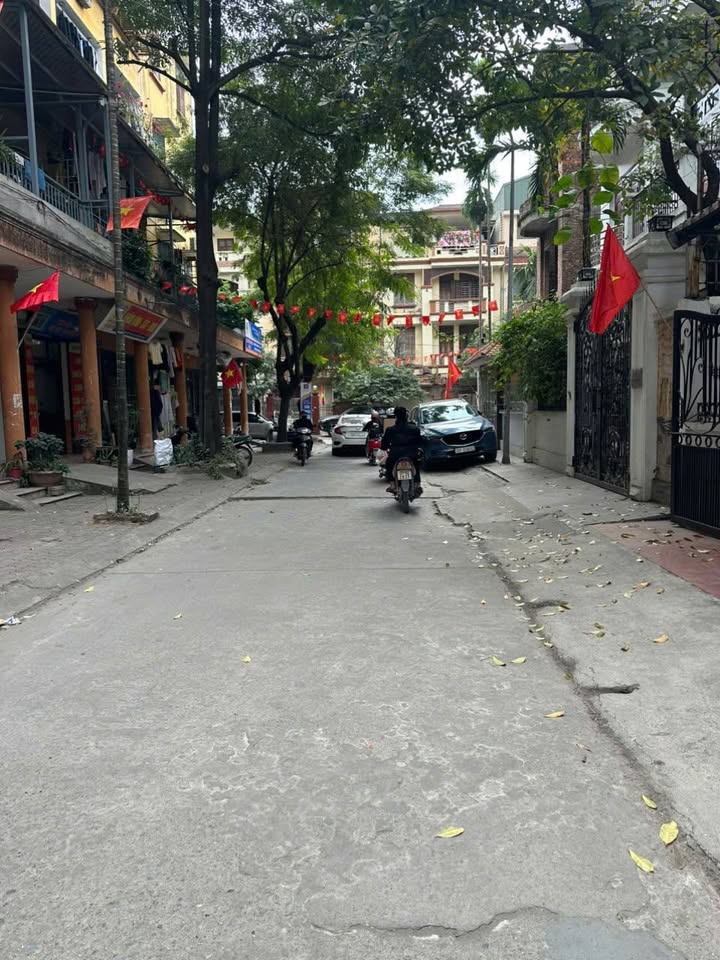 Căn hộ góc VNACONEX 2, Phùng Khoang 75m² giá 4.1 tỷ - An ninh tốt, tiện ích đầy đủ!