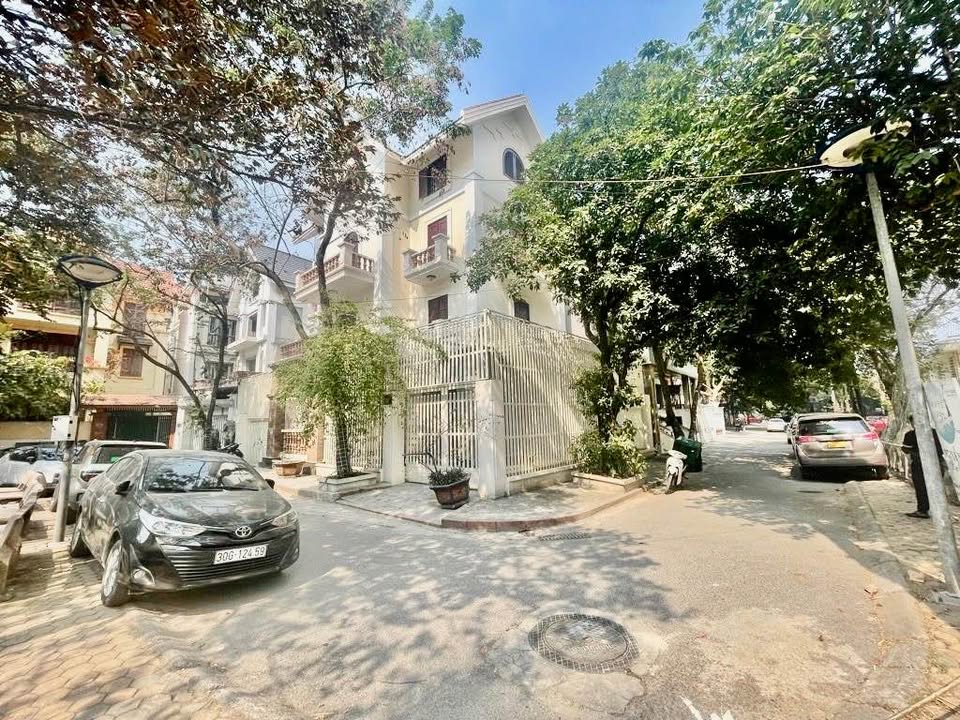 Biệt thự Townhouse Mỹ Đình 178m² giá thỏa thuận - Lô góc, ô tô tránh