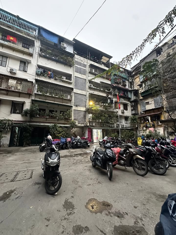 Căn hộ tầng 2 phố Tôn Đức Thắng, quận Đống Đa, 72m² giá 3.65 tỷ - An ninh tốt, vị trí đắc địa!