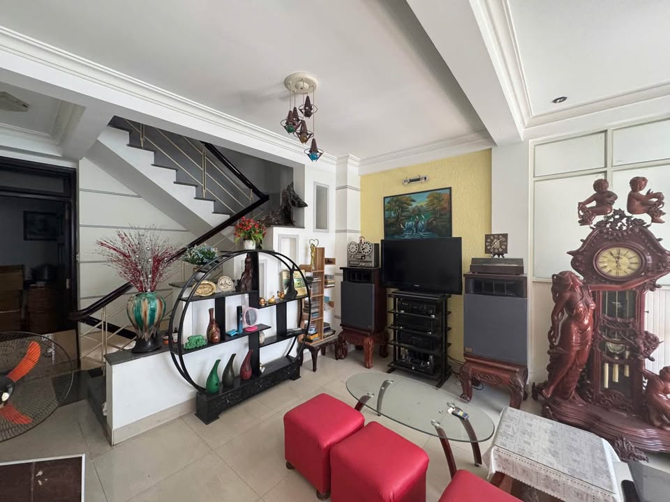 Nhà 3 Tầng Mặt Tiền Phố Hàn 61.2m² giá 15 tỷ - Gần Chợ Xóm Mới!