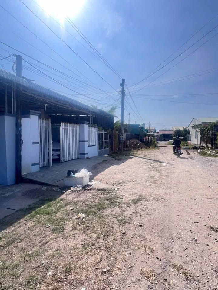 Nhà phố Ninh Phú, Tây Ninh 176m² giá 1.05 tỷ - Chính chủ bán gấp!